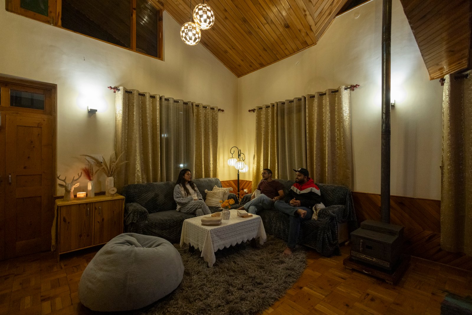 Indoor tandoor and fireplace